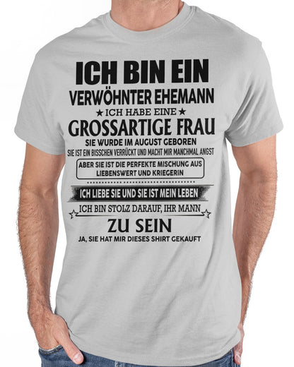 Tolle Frau, geboren im August – Das perfekte Geschenk für deinen Ehemann – HL08 (SKU06-59-08)