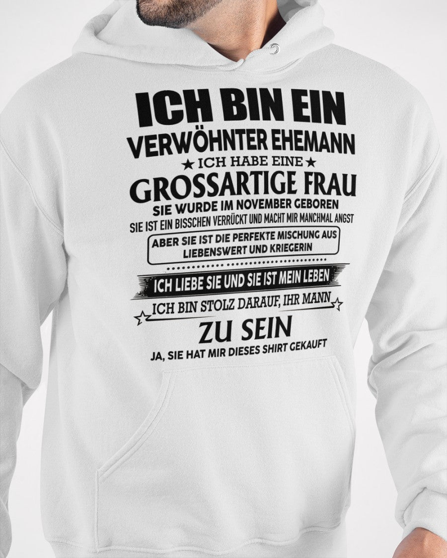 Tolle Frau, geboren im November – Das perfekte Geschenk für deinen Ehemann – HL11 (SKU06-59-11)